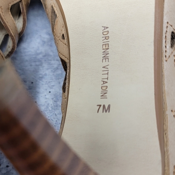 Adrienne Vittadini | Grandy Tan Leather Cutout Peep Toe 3" Heels Size 7 - Picture 2 of 12